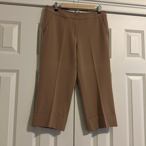 ST. JOHN COUTURE Tan Cropped Cuffed Pants Flat Front Pockets Neutral Sz8 - Picture 1 of 5